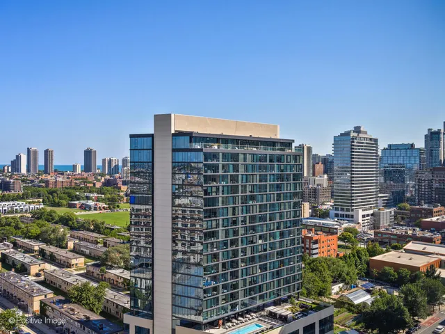 $438,000 | 500 West Superior Street, Unit 1504, Chicago, IL 60654