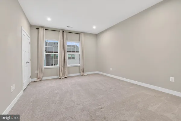 $3,000 | 2618 Velocity Road, Herndon, VA 20171