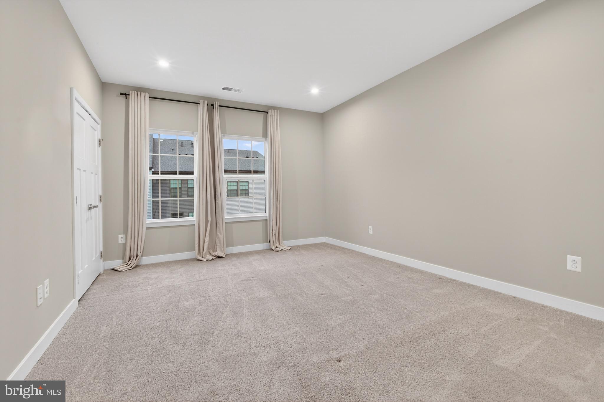 2618 Velocity Road Herndon, VA 20171 - Photo 6 of 25