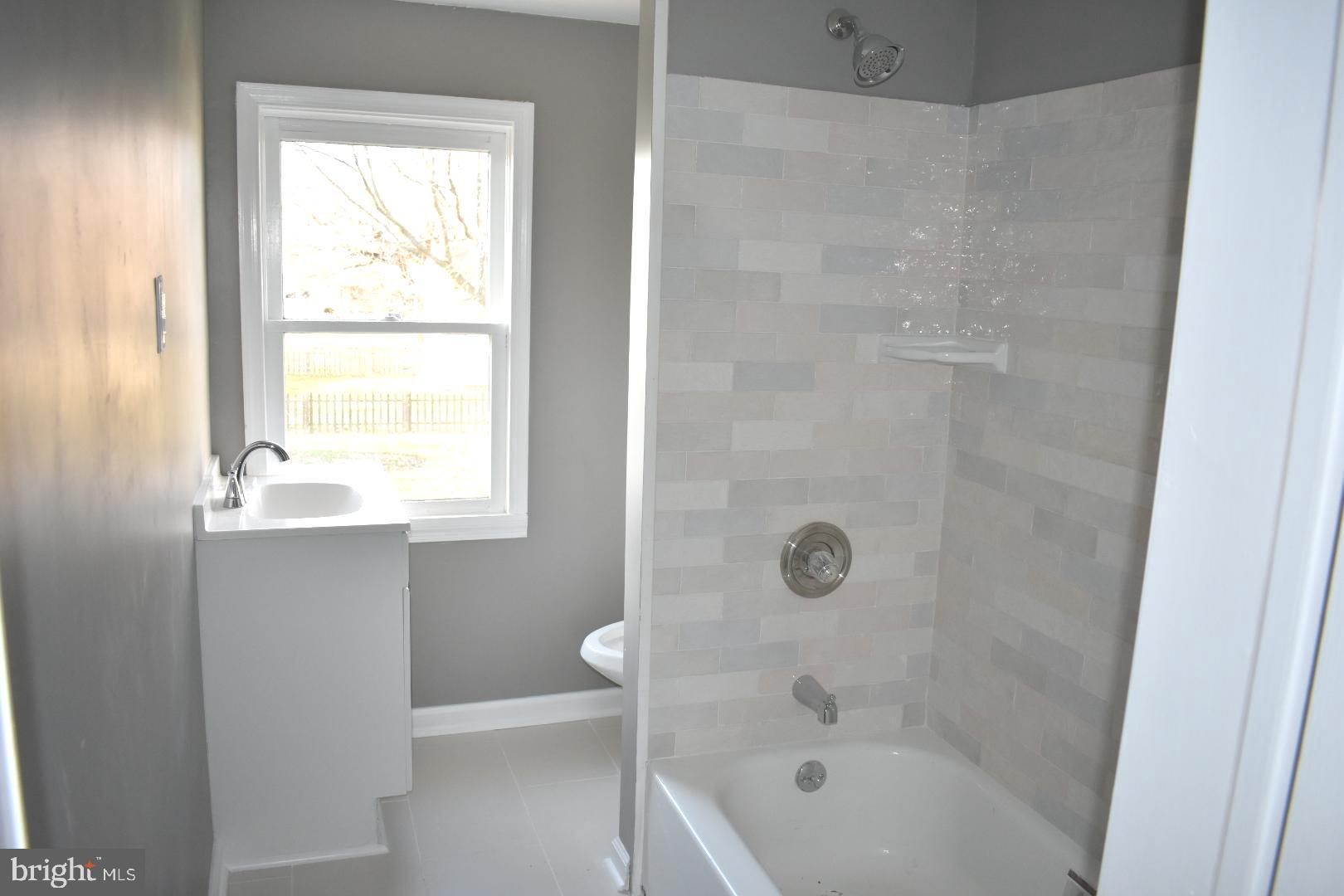21506 Coopertown Road Tilghman, MD 21671 - Photo 14 of 22 Tiled showers
