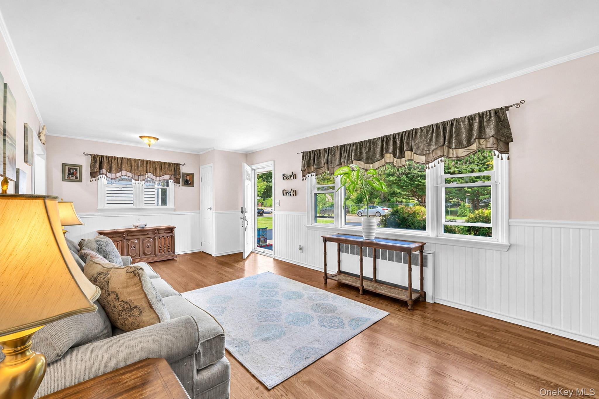 19 Ridgeley Road Smithtown, NY 11787 - Photo 8 of 40 Gallery Image 8