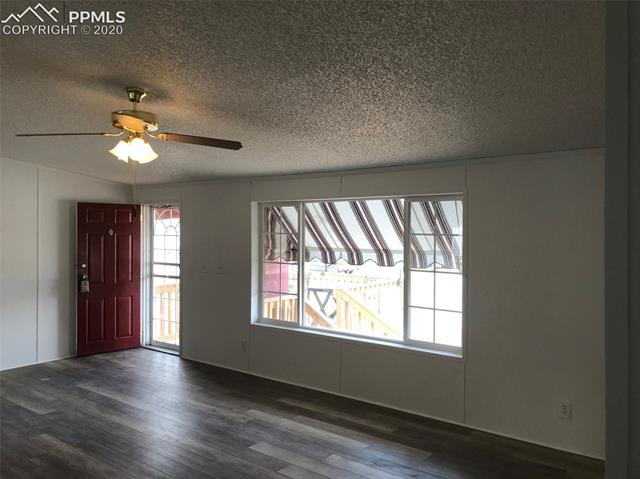 1200 Forest Road Colorado Springs, CO 80906 - Photo 12 of 40 Living Room