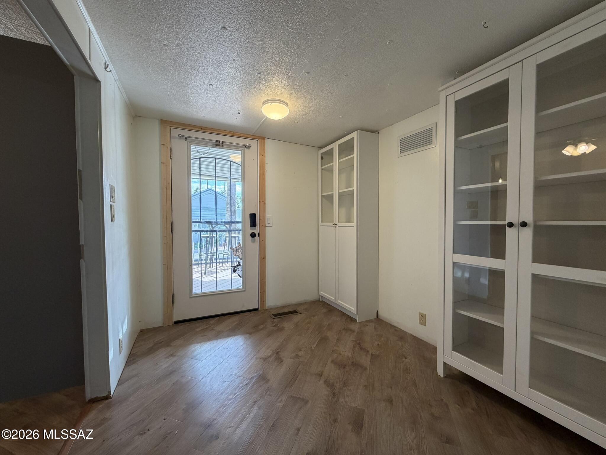 4555 South Mission Road, Unit 591 Tucson, AZ 85746 - Photo 4 of 30