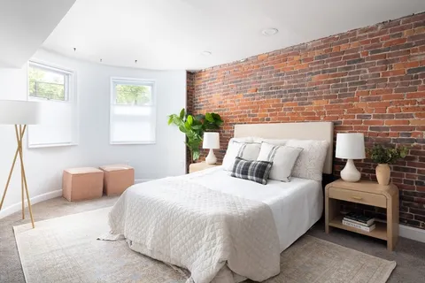 $589,000 | 1895 A Beacon Street, Unit 1895A, Brookline, MA 02445