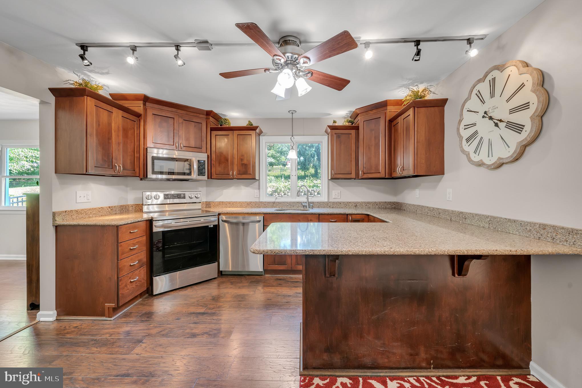6207 Longview Dr Spring Grove Pa Spring Grove, PA 17362 - Photo 6 of 30 Gallery Image 6
