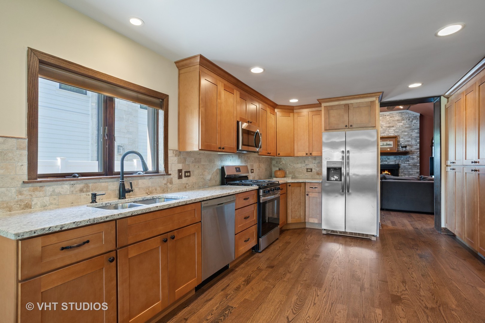 110 Caroline Avenue Elmhurst, IL 60126 - Photo 4 of 31