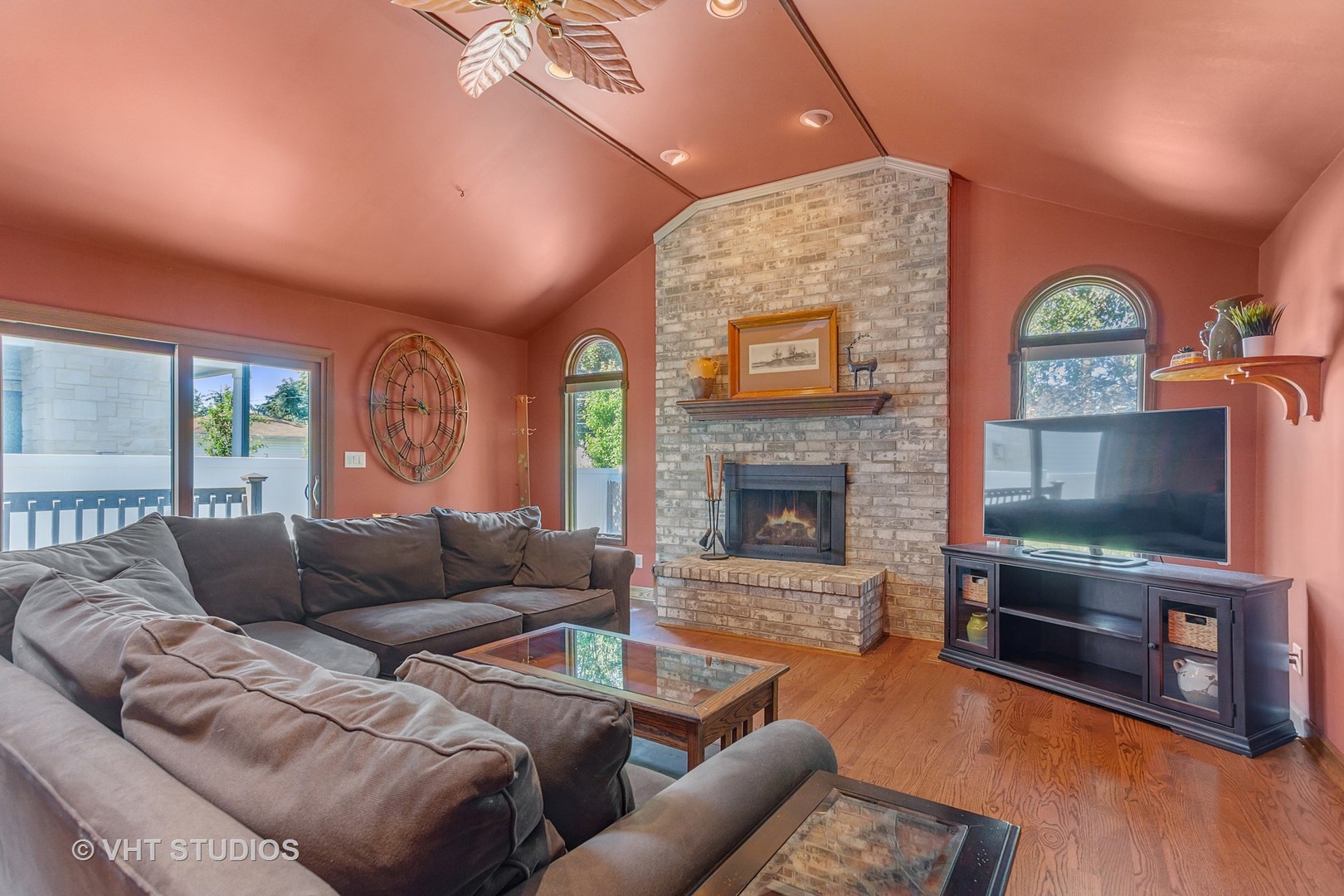 110 Caroline Avenue Elmhurst, IL 60126 - Photo 7 of 31