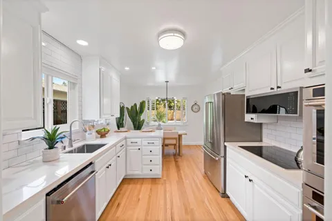 $2,188,000 | 12 Country Lane, Redwood City, CA 94061