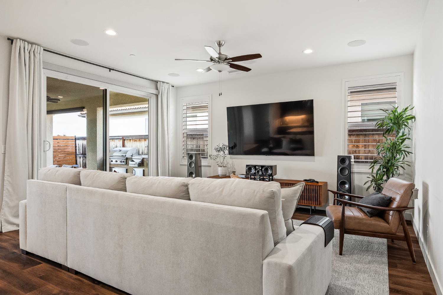 4530 Hillside Road Madera, CA 93636 - Photo 7 of 46