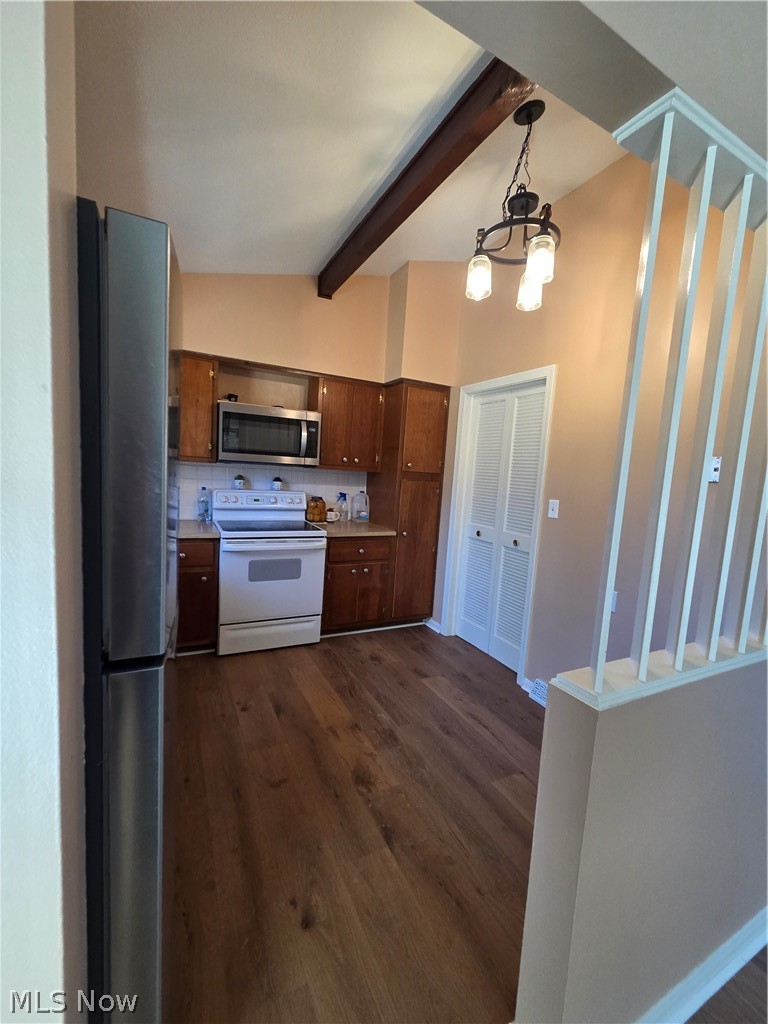 8137 State Road North Royalton, OH 44133 - Photo 5 of 41 View from Dining area