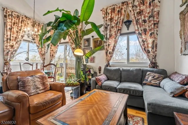 $270,000 | 4 Sunrise Drive, Unit 10, Vernon, NJ 07462