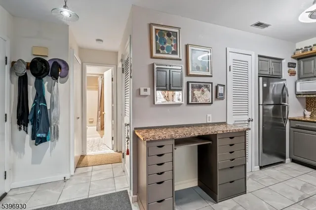 $270,000 | 4 Sunrise Drive, Unit 10, Vernon, NJ 07462