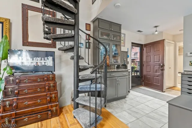 $270,000 | 4 Sunrise Drive, Unit 10, Vernon, NJ 07462