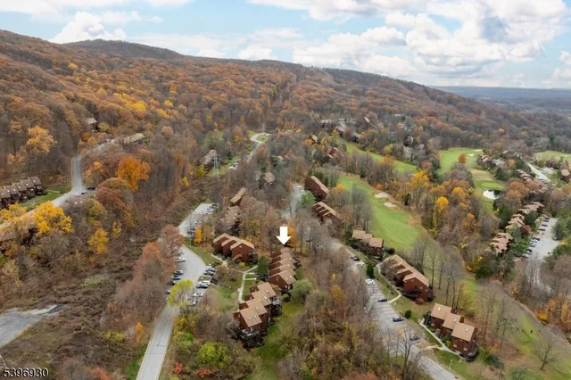 $270,000 | 4 Sunrise Drive, Unit 10, Vernon, NJ 07462