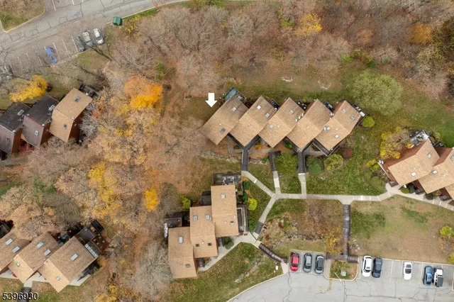 $270,000 | 4 Sunrise Drive, Unit 10, Vernon, NJ 07462