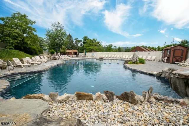 $270,000 | 4 Sunrise Drive, Unit 10, Vernon, NJ 07462