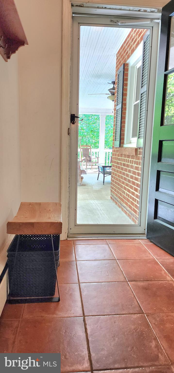 6534 Spring Road Springfield, VA 22150 - Photo 3 of 24