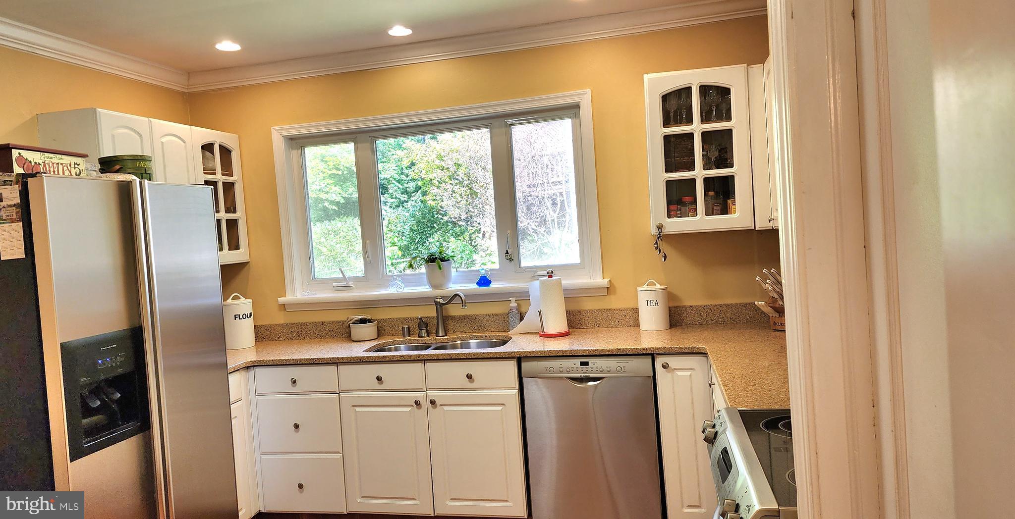 6534 Spring Road Springfield, VA 22150 - Photo 6 of 24