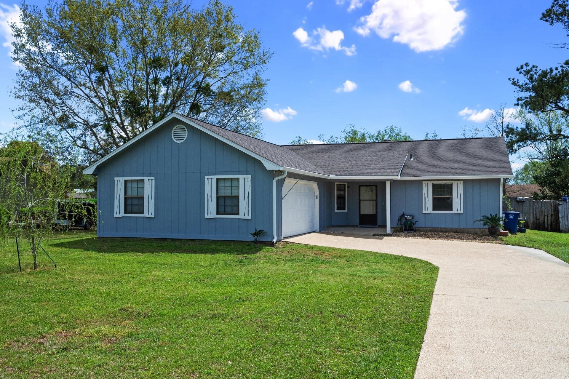 711 West Magnolia Avenue Foley, AL 36535 - Photo 2 of 24
