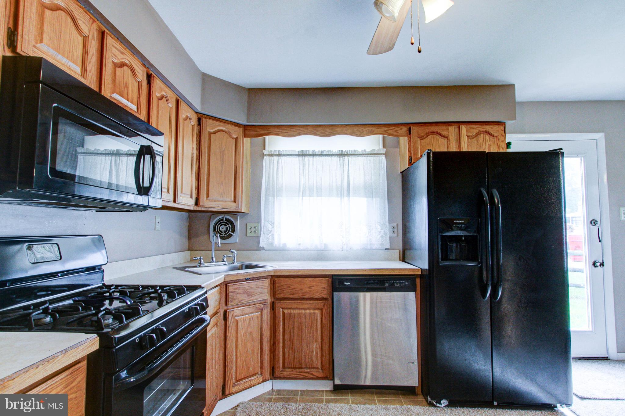 1025 Birch Road Warminster, PA 18974 - Photo 6 of 40 Gallery Image 6