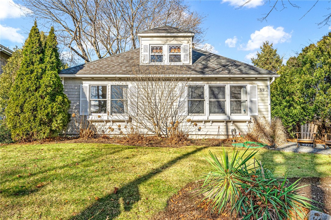 39 Chachapacassett Road Barrington, RI 02806 - Photo 2 of 30
