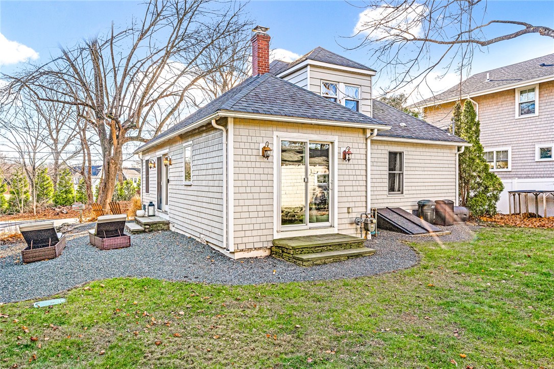 39 Chachapacassett Road Barrington, RI 02806 - Photo 25 of 30