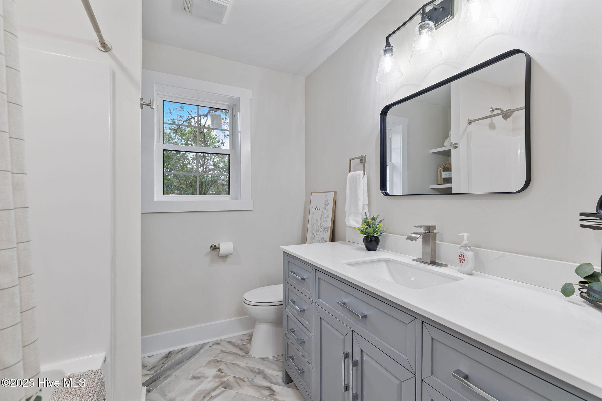 262 Millers Chapel Road Goldsboro, NC 27534 - Photo 23 of 64 Full Main Bathroom