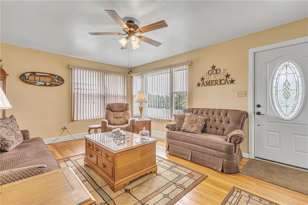 746 McLean Street Rochester, PA 15074 - Photo 6 of 31