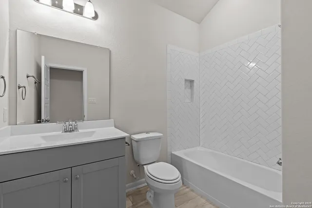 $299,999 | 15556 Bonnethead Road, San Antonio, TX 78253