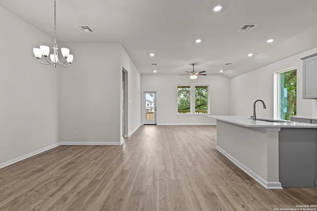 $299,999 | 15556 Bonnethead Road, San Antonio, TX 78253