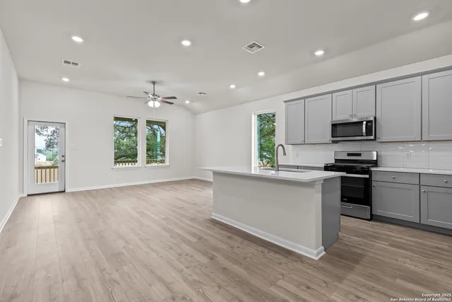 $299,999 | 15556 Bonnethead Road, San Antonio, TX 78253