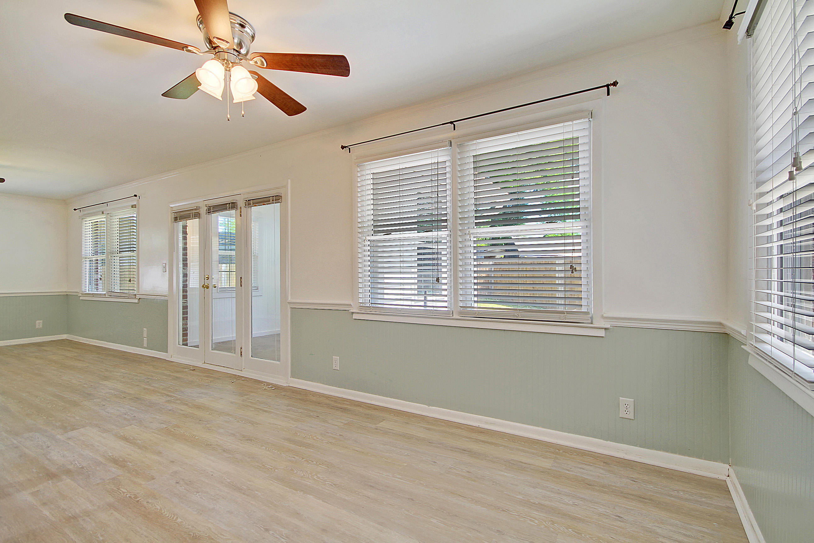 1147 Brookside Drive Hanahan, SC 29410 - Photo 15 of 40 CREM_1147 Brookside_018