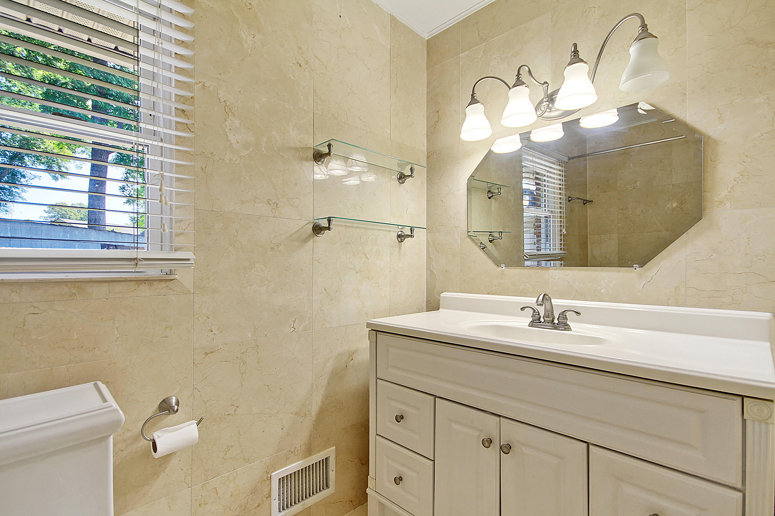 1147 Brookside Drive Hanahan, SC 29410 - Photo 23 of 40 CREM_1147 Brookside_032