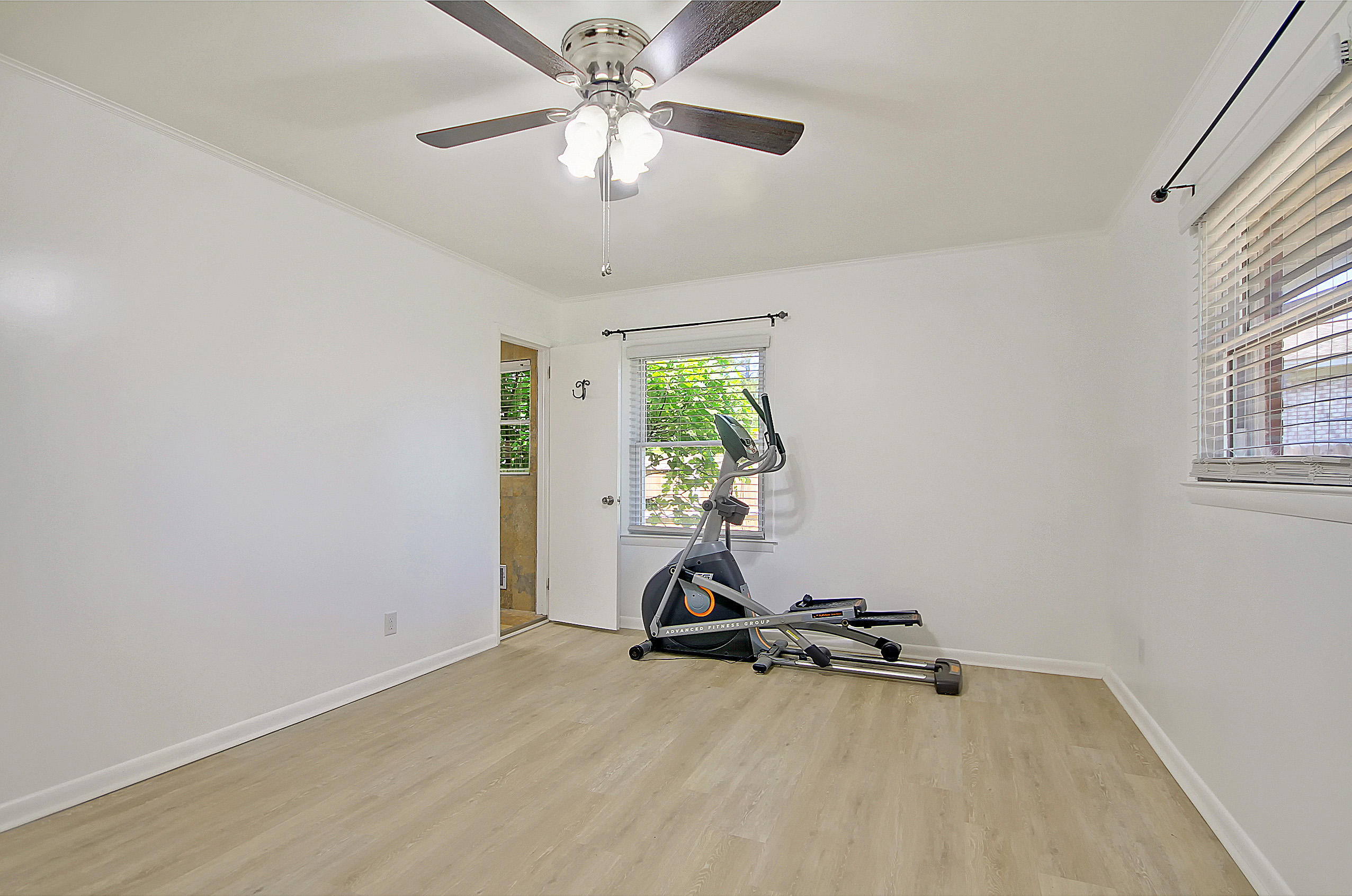 1147 Brookside Drive Hanahan, SC 29410 - Photo 27 of 40 CREM_1147 Brookside_037