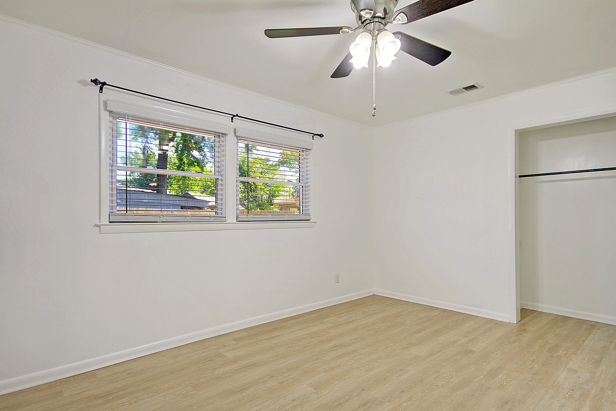 1147 Brookside Drive Hanahan, SC 29410 - Photo 28 of 40 CREM_1147 Brookside_038