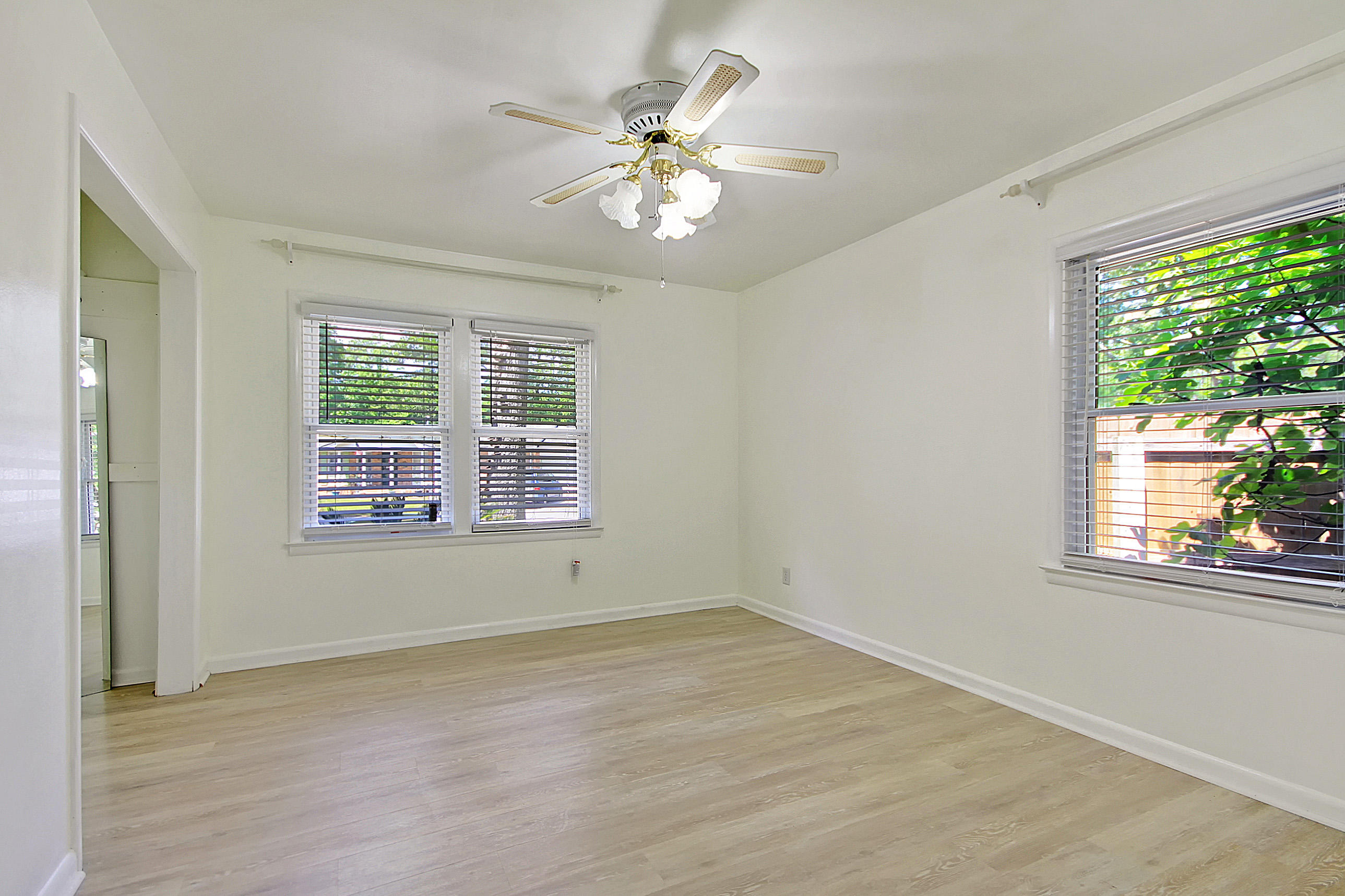 1147 Brookside Drive Hanahan, SC 29410 - Photo 29 of 40 CREM_1147 Brookside_035