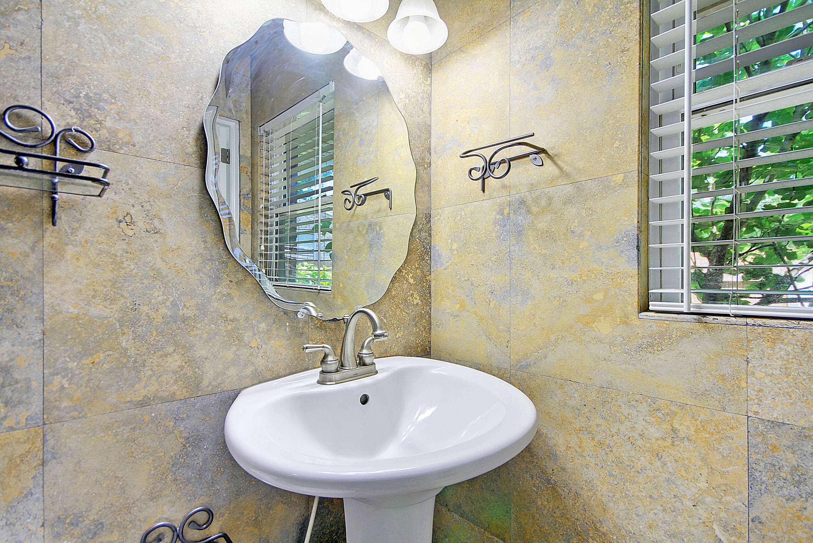 1147 Brookside Drive Hanahan, SC 29410 - Photo 31 of 40 CREM_1147 Brookside_039