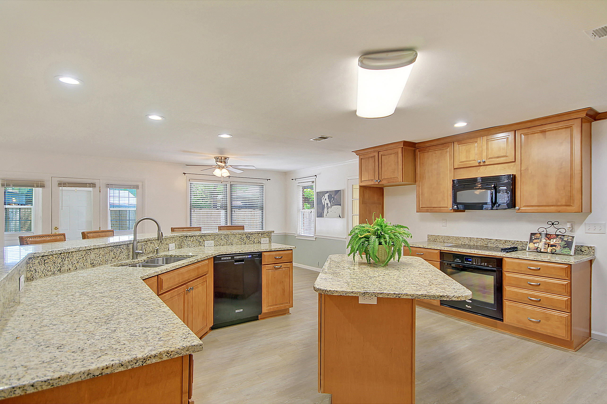 1147 Brookside Drive Hanahan, SC 29410 - Photo 9 of 40 CREM_1147 Brookside_023