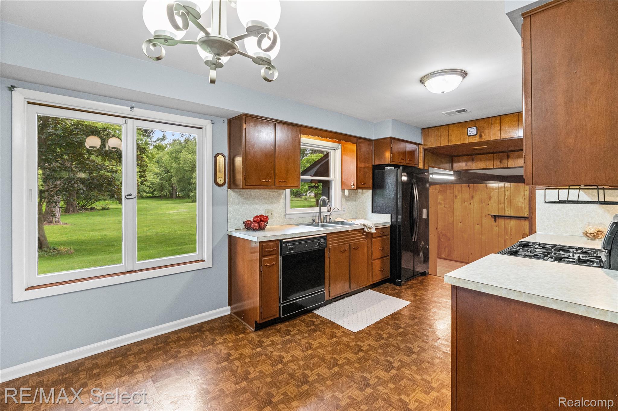 3323 East Carpenter Road Flint, MI 48506 - Photo 14 of 35 3323 E Carpenter Rd 15.jpg