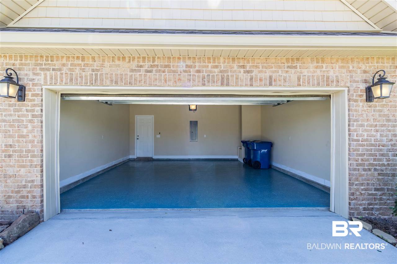 7076 Rocky Rd Loop Gulf Shores, AL 36542 - Photo 26 of 34 Garage