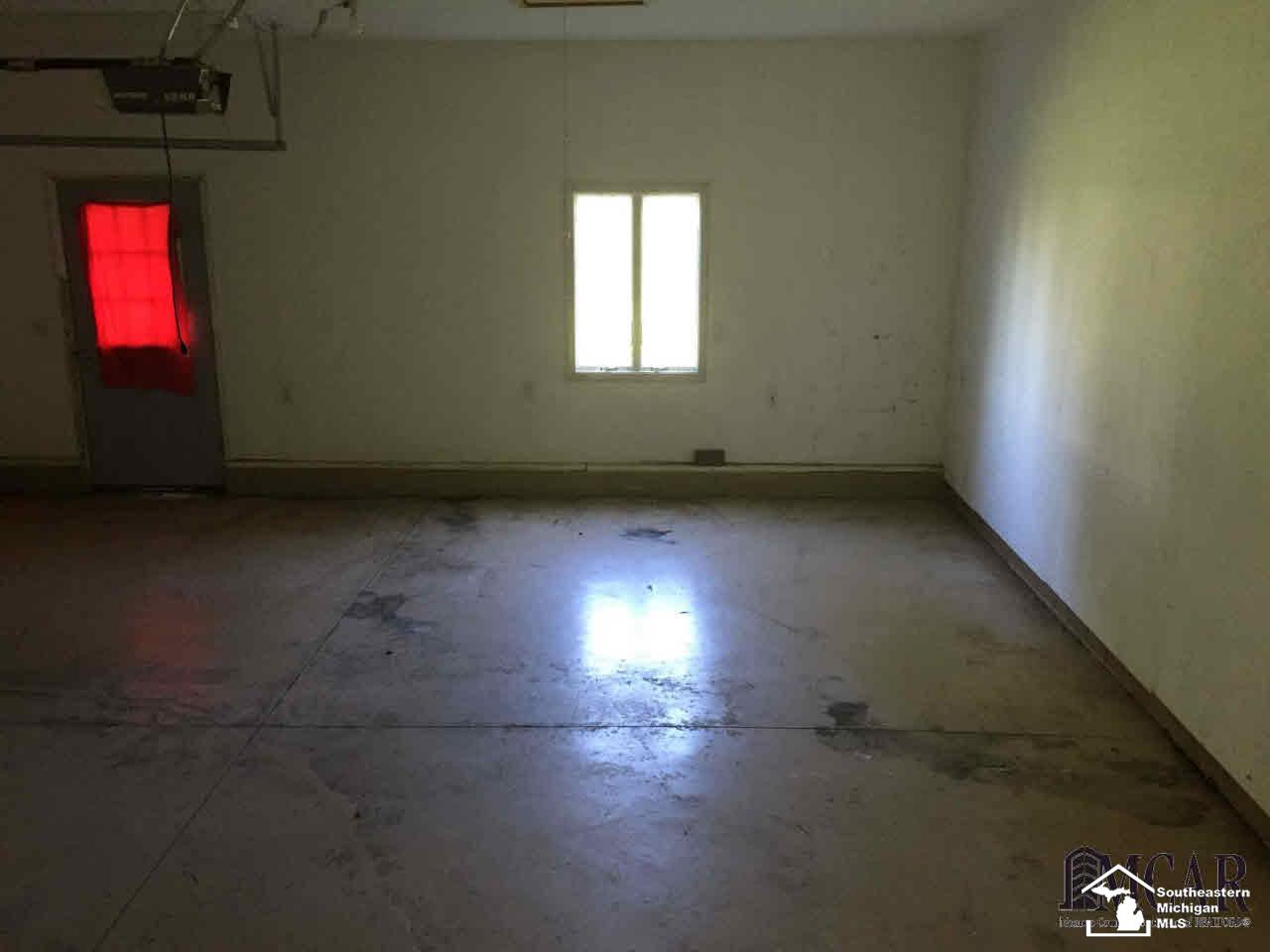 1435 East Sterns Road Erie, MI 48133 - Photo 9 of 13 Attached garage
