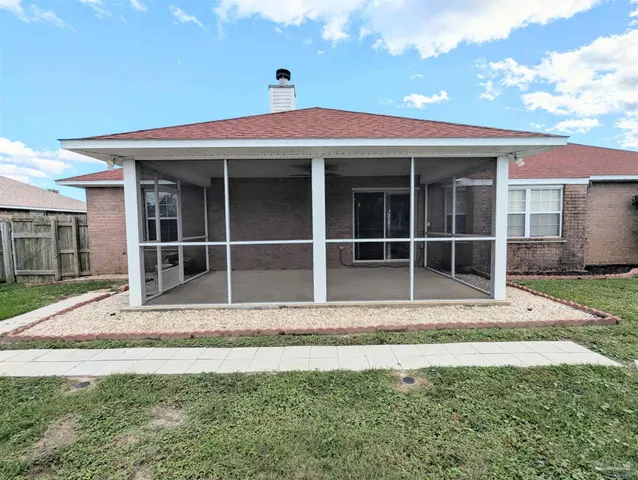 a view of a entrance gate of the house