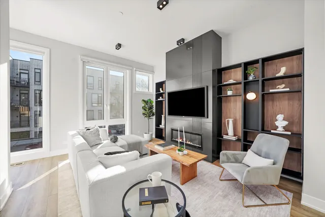 $649,000 | 4206 West Belmont Avenue, Chicago, IL 60641