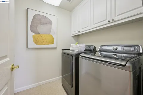 $1,985,000 | 28862 Bay Heights Road, Hayward, CA 94542