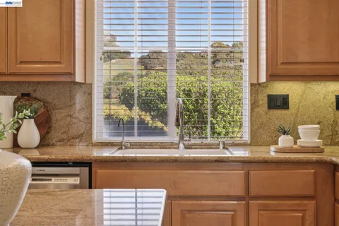 $1,985,000 | 28862 Bay Heights Road, Hayward, CA 94542