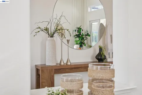 $1,985,000 | 28862 Bay Heights Road, Hayward, CA 94542