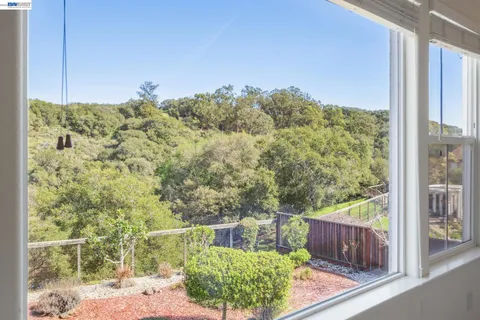 $1,985,000 | 28862 Bay Heights Road, Hayward, CA 94542