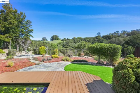 $1,985,000 | 28862 Bay Heights Road, Hayward, CA 94542
