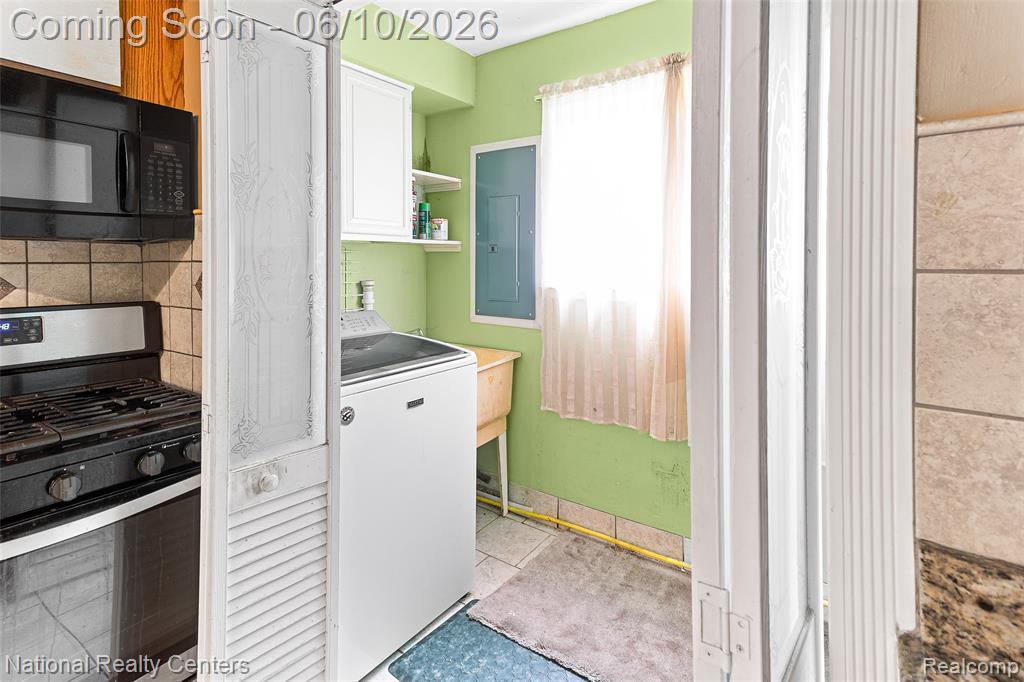 23950 Meadowbrook Road Novi, MI 48375 - Photo 12 of 39