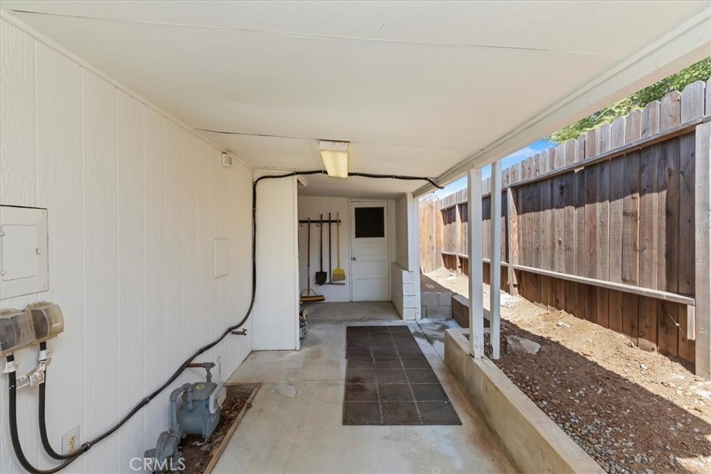 10555 Robinson Avenue Riverside, CA 92505 - Photo 48 of 65 a view of entryway with wooden floor